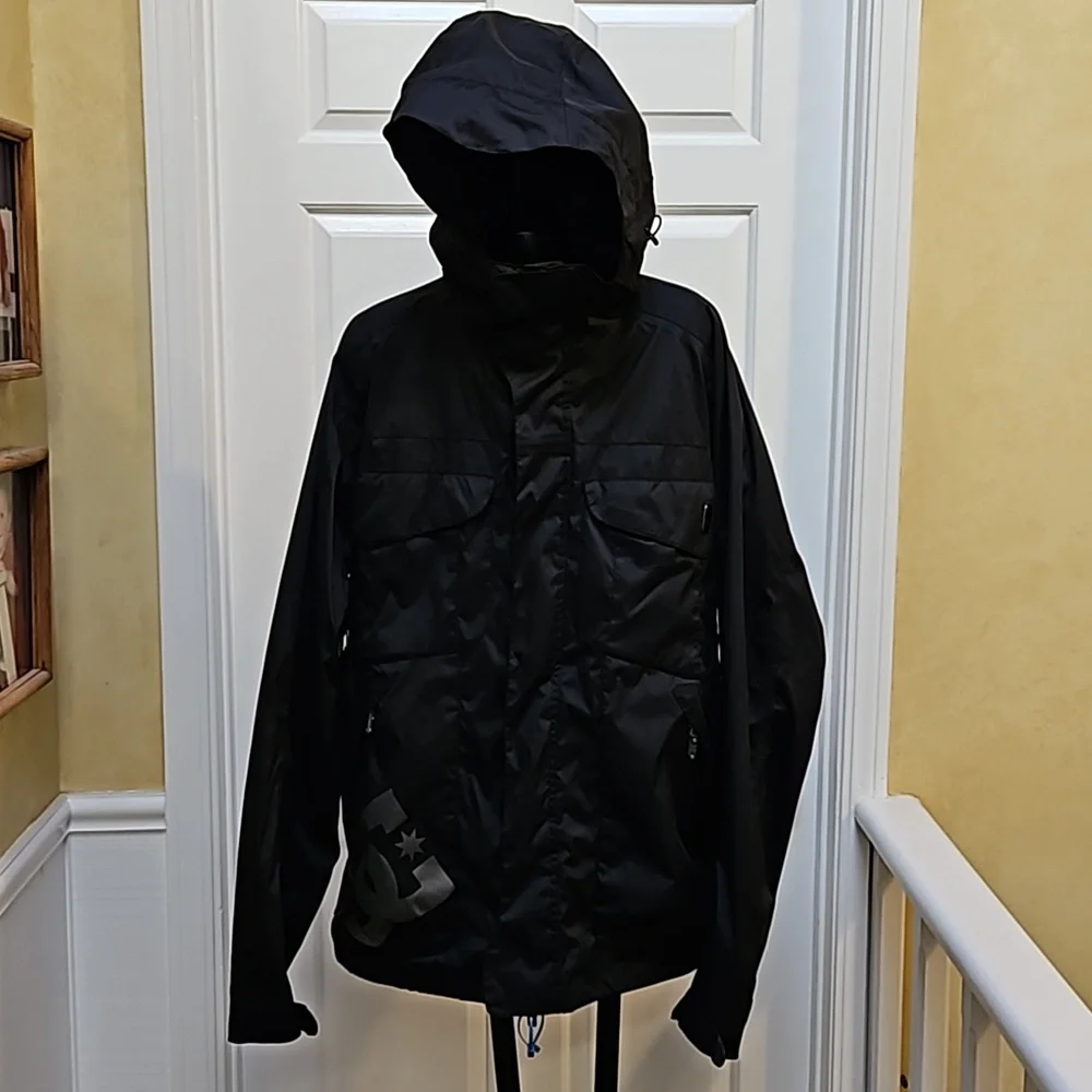 DC Snowboard Shell Coat Jacket w/ hood - M